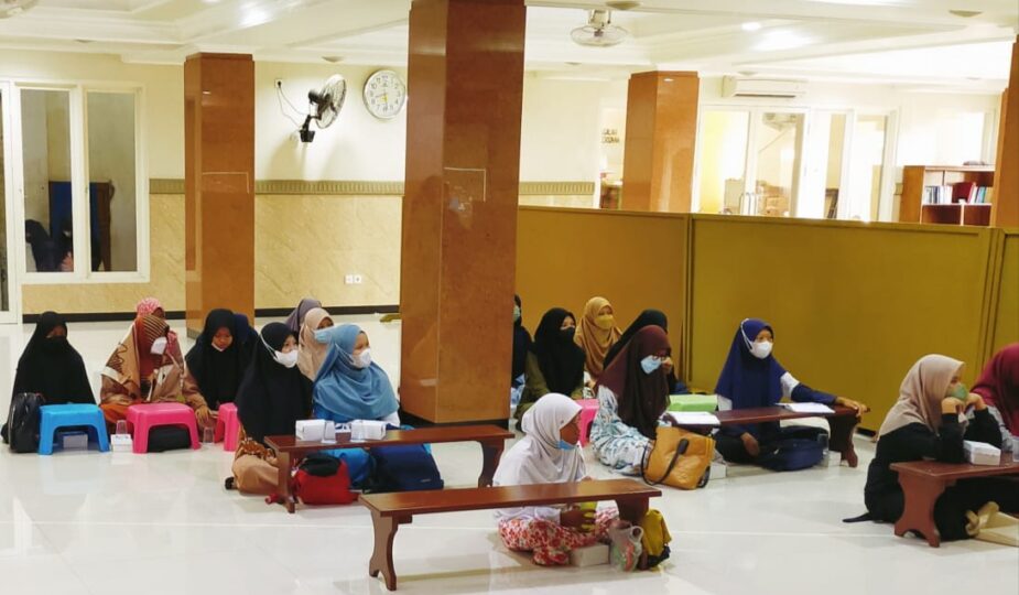 Acara Public speaking pada Minggu (09/01) di Masjid At-Taqwa, Wonokusumo.