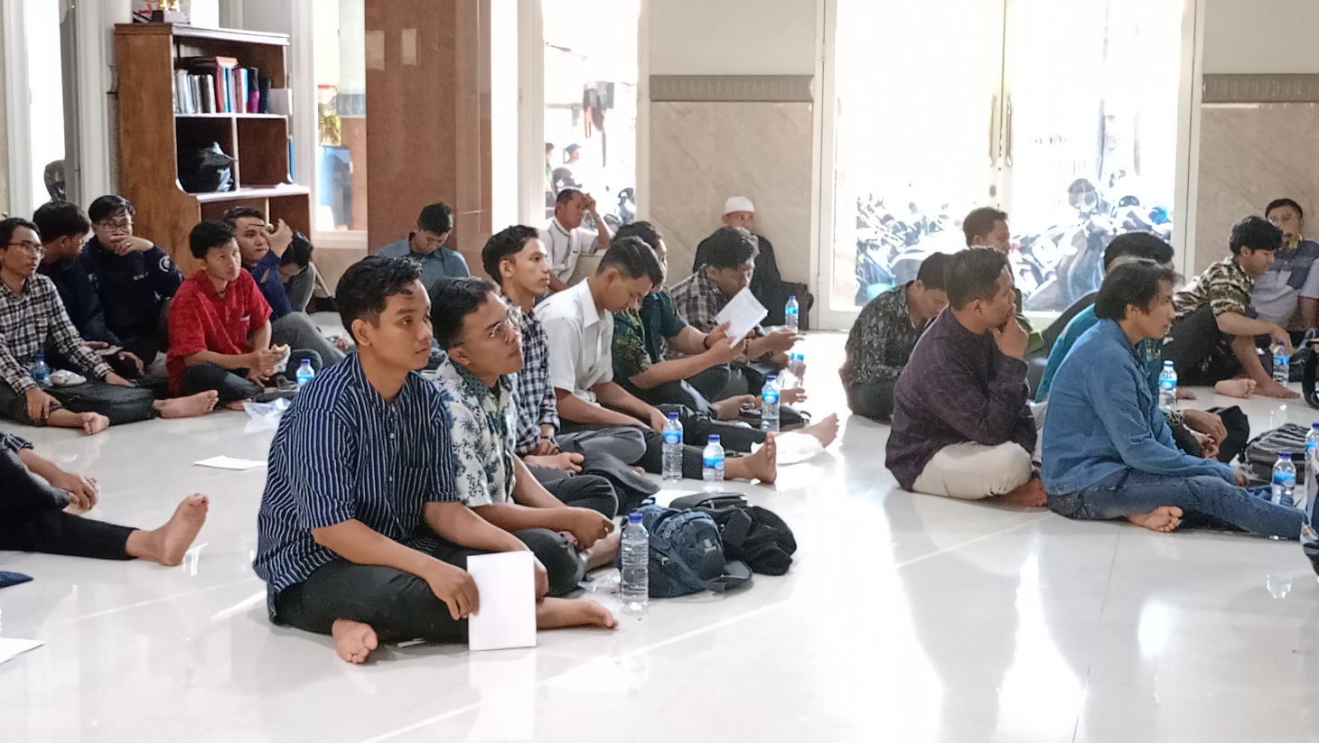 Sosialisasi Garis-Garis Besar Materi dan Target Pembinaan Generasi Penerus pada Minggu (25/06) di Masjid At-Taqwa Wonokusumo, Surabaya.